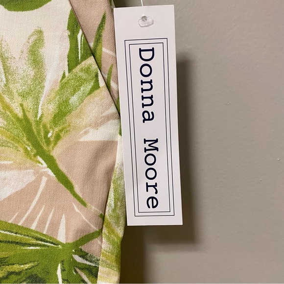 Donna Moore Shorts Sz L Green Tropical Print NWT - Picture 3 of 6
